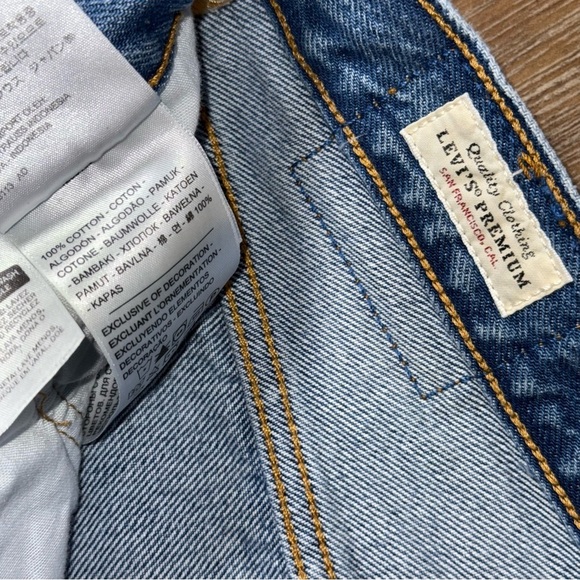 Levi’s 501 jeans Premium Women’s Medium Wash Distressed Tapered High Rise 90s - Picture 8 of 14